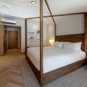 King Room with Pool View