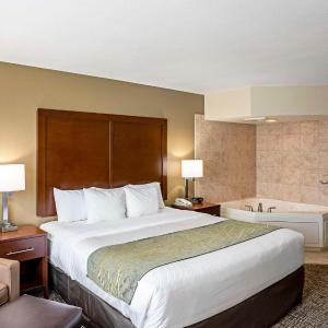 King Suite - Accessible/Non-Smoking