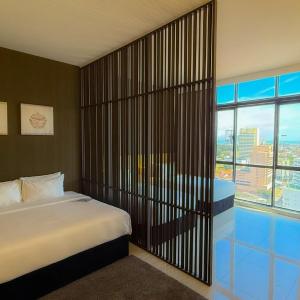 Junior Suite Family Room - City View (Twin & King)