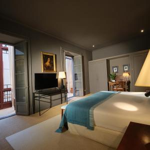 Signature Junior Suite with Spa Access