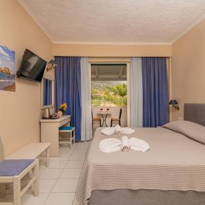 Standard Double Room with Garden View