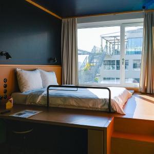 Double Room Cube