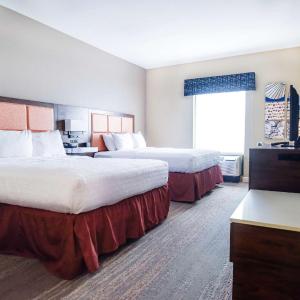 Room with Two Queen Beds - Non-Smoking