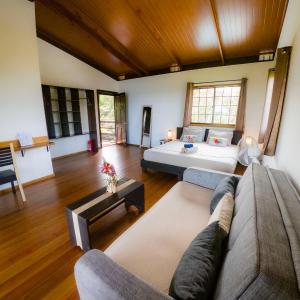 Deluxe Double Room with Balcony and Sea View