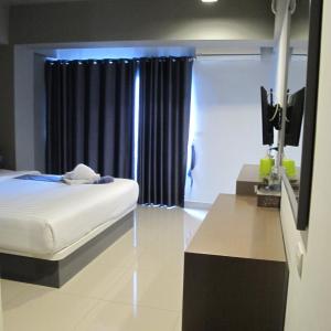 Standard Room - IncludeTransfer from Hotel to Airport (BKK)