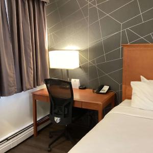 Queen Room with Two Queen Beds - Upper Floor
