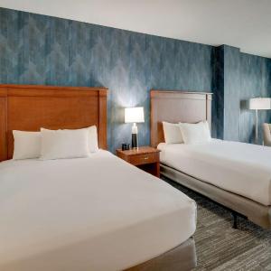Deluxe Queen Room with Two Queen Beds - Accessible, Roll-in Shower