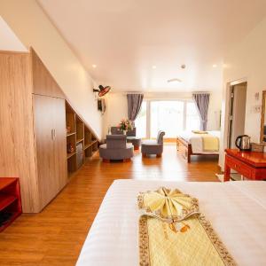 Deluxe Suite with Spa Bath