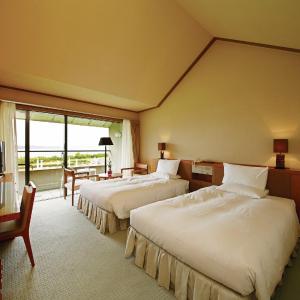 Standard Twin Room with Sea View