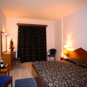 Twin or Double Room with Side Sea View