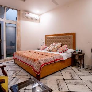 Deluxe Room No Window