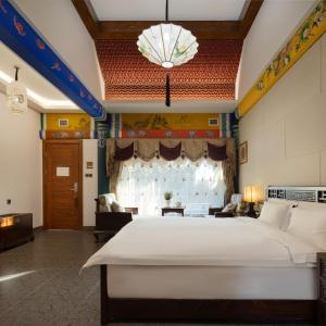 YG Deluxe Queen Room