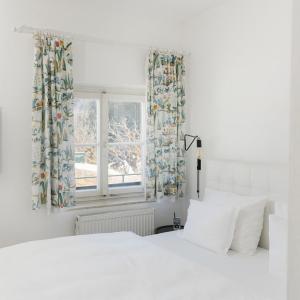 Deluxe Double or Twin Room with Lake View