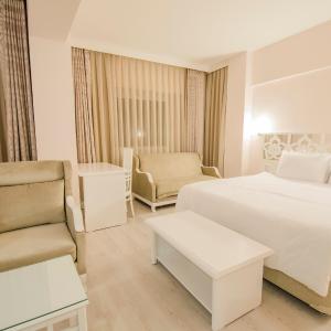 Corner Double Room
