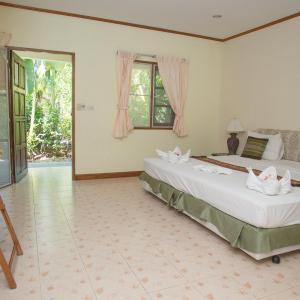 Bungalow with King Bed