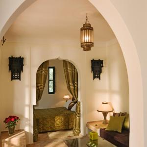 Queen Suite with Pool View