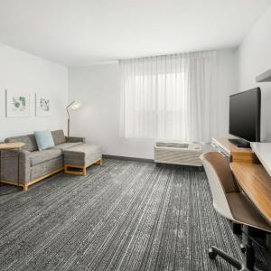 Queen Suite