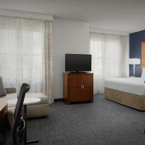 King Studio with Sofa Bed