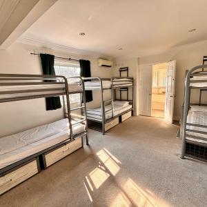 Mixed Dormitory Room
