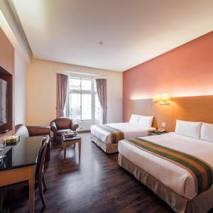 Deluxe Quadruple Room