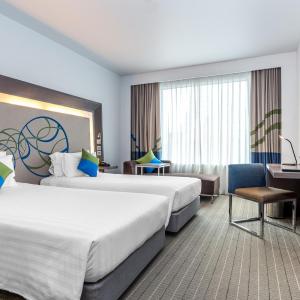 Premier Twin Room with City View - High Floor