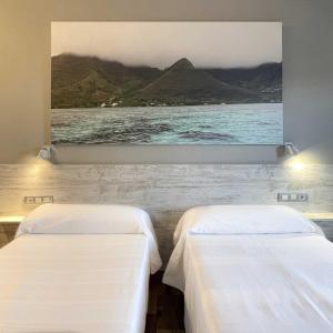 Twin Room with View