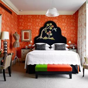 Deluxe One-Bedroom King Suite