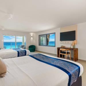 Deluxe Suite with Sea View