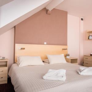 Single Room with Private External Bathroom