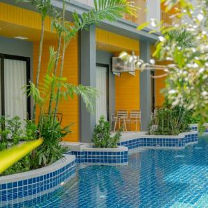 Family Plus Suite with Pool Access