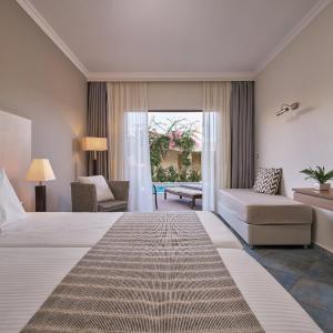 Superior Double Room with Private Pool and Garden View