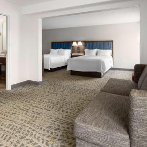 Queen Room with Two Queen Beds and Sofa Bed - Non-Smoking
