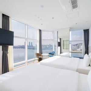 Superior Triple Room with Sea View