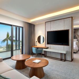 Junior King Suite with Ocean View