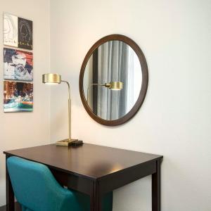 Queen Room with Two Queen Beds - Hearing Access/Non-Smoking
