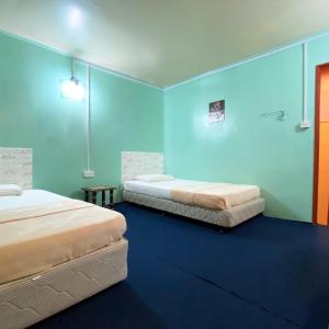 Twin Room with Private Bathroom