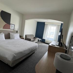 King Room with Sofa Bed - Non-Smoking
