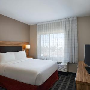 One-Bedroom Queen Suite with Sofa Bed