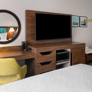 Room with Two Queen Beds - Non-Smoking