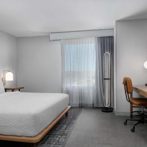 King Studio with Sofa Bed and Bath Tub - Mobility Accessible