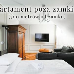 Three-Bedroom Apartment Suite outside the Castle