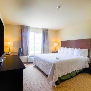 1 Bedroom Suite with Jetted Tub