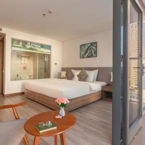 Deluxe Double or Twin Room with Balcony