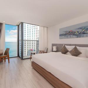Queen Suite with Sea View