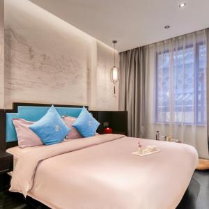 Xili Family Room