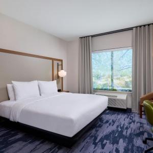King Room with Bathtub - Mobility Access