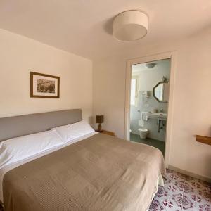 Economy Double or Twin Room