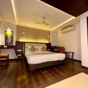 Deluxe King Suite