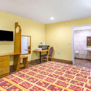 Double Room with Two Double Beds - Accessible/Non-Smoking