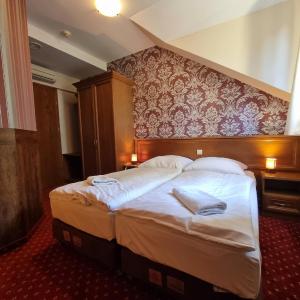 Large Double or Twin Room
